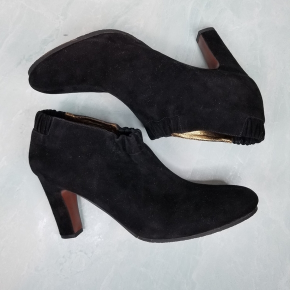 LNIB Sam Edelman Black Suede Booties - Picture 2 of 6